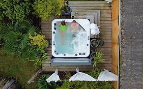 Ô85 - Cottage&Jacuzzi